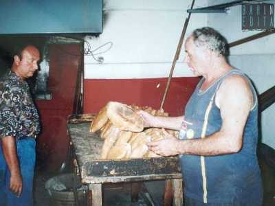 Fu a cavallo tra gli anni Ottanta e Novanta che Nicola trov� la sua sistemazione definitiva con un forno in pietra �nascosto� in una stanzetta in strada Zonnelli, a Bari Vecchia